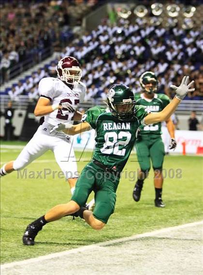 Thumbnail 3 in Cinco Ranch vs Reagan (Texas Football Classic) photogallery.
