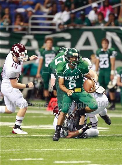 Thumbnail 3 in Cinco Ranch vs Reagan (Texas Football Classic) photogallery.