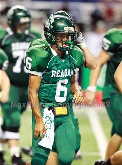 Thumbnail 2 in Cinco Ranch vs Reagan (Texas Football Classic) photogallery.