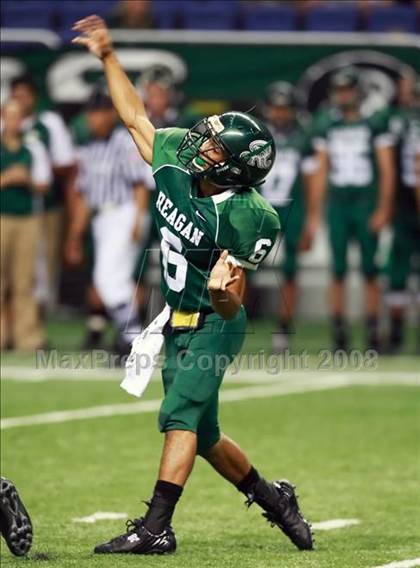 Thumbnail 2 in Cinco Ranch vs Reagan (Texas Football Classic) photogallery.