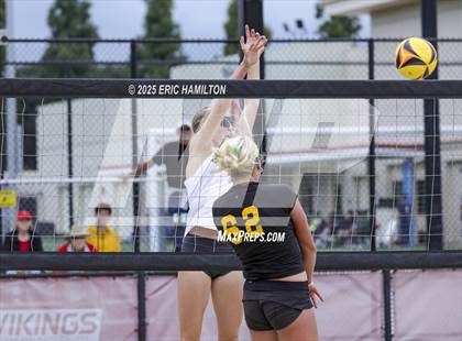 Thumbnail 2 in Mira Costa vs Redondo Union (CIFSS D1 Championship) photogallery.
