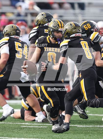 Thumbnail 3 in Avonworth vs Northwestern Lehigh (PIAA 3A Final) photogallery.