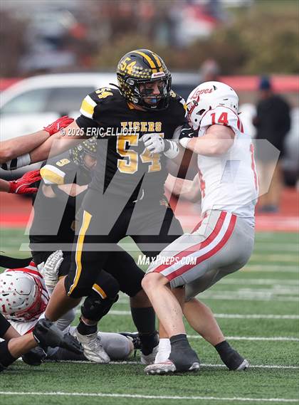 Thumbnail 2 in Avonworth vs Northwestern Lehigh (PIAA 3A Final) photogallery.