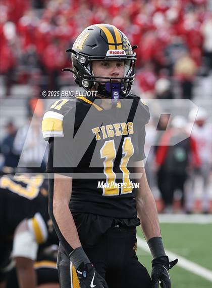 Thumbnail 2 in Avonworth vs Northwestern Lehigh (PIAA 3A Final) photogallery.