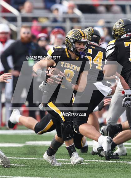 Thumbnail 1 in Avonworth vs Northwestern Lehigh (PIAA 3A Final) photogallery.