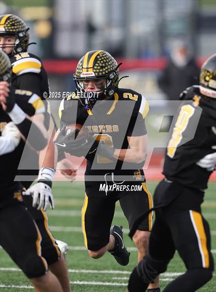 Thumbnail 2 in Avonworth vs Northwestern Lehigh (PIAA 3A Final) photogallery.