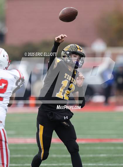 Thumbnail 3 in Avonworth vs Northwestern Lehigh (PIAA 3A Final) photogallery.