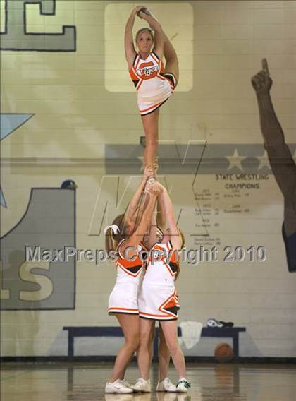 Thumbnail 3 in Grissom @ Lee photogallery.