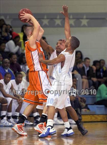 Thumbnail 2 in Grissom @ Lee photogallery.