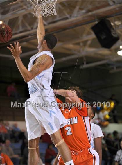 Thumbnail 2 in Grissom @ Lee photogallery.