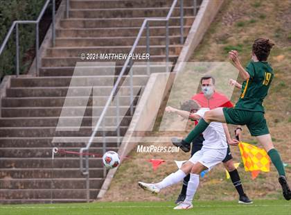 Thumbnail 2 in Myers Park vs. Cardinal Gibbons (1 of 2 - NCHSAA 4A Final - the Game) photogallery.