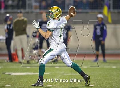 Thumbnail 2 in Auburn vs. Sumner photogallery.