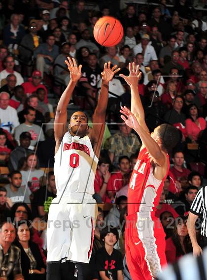 Thumbnail 3 in Westchester @ Mater Dei (Nike Extravaganza) photogallery.