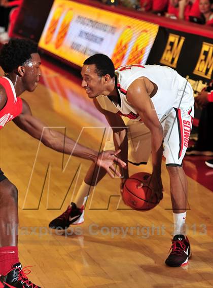 Thumbnail 2 in Westchester @ Mater Dei (Nike Extravaganza) photogallery.