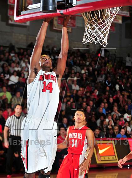 Thumbnail 1 in Westchester @ Mater Dei (Nike Extravaganza) photogallery.