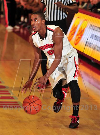 Thumbnail 1 in Westchester @ Mater Dei (Nike Extravaganza) photogallery.