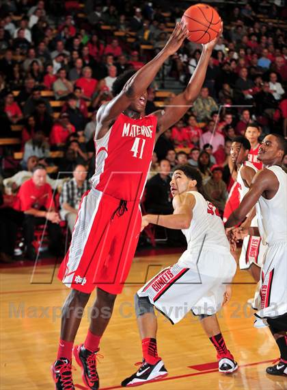 Thumbnail 1 in Westchester @ Mater Dei (Nike Extravaganza) photogallery.