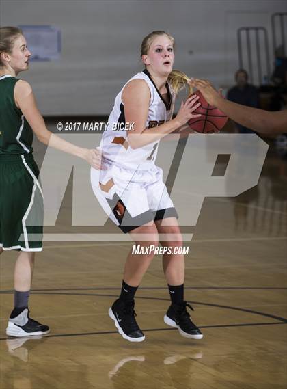 Thumbnail 3 in Summerville vs. Davis photogallery.