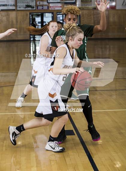Thumbnail 2 in Summerville vs. Davis photogallery.