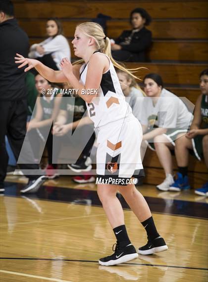 Thumbnail 3 in Summerville vs. Davis photogallery.
