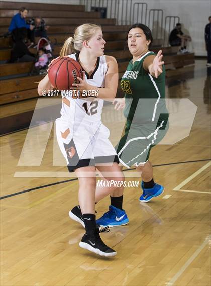 Thumbnail 2 in Summerville vs. Davis photogallery.