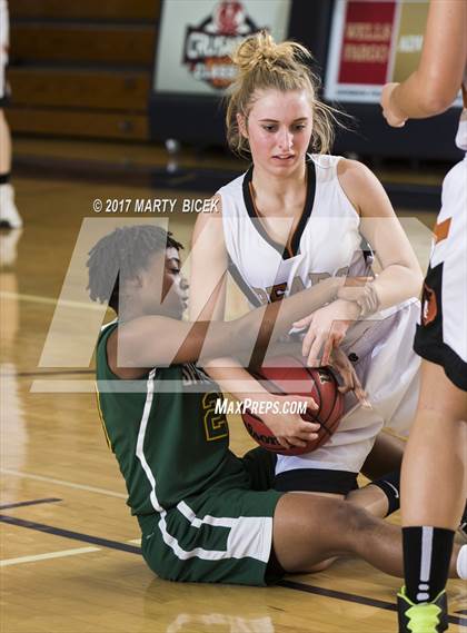 Thumbnail 2 in Summerville vs. Davis photogallery.