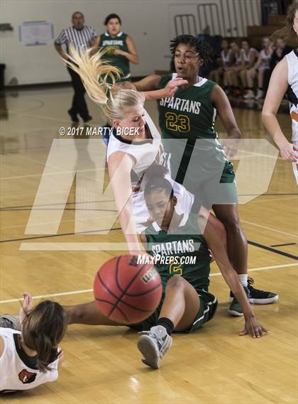 Thumbnail 3 in Summerville vs. Davis photogallery.