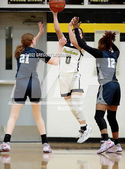 Thumbnail 1 in Richland vs Fossil Ridge photogallery.