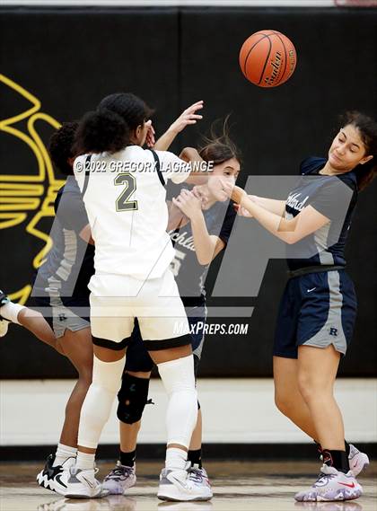 Thumbnail 1 in Richland vs Fossil Ridge photogallery.