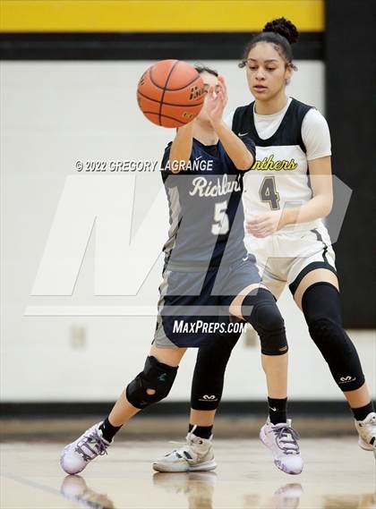 Thumbnail 2 in Richland vs Fossil Ridge photogallery.