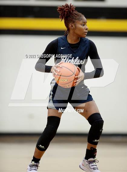 Thumbnail 2 in Richland vs Fossil Ridge photogallery.