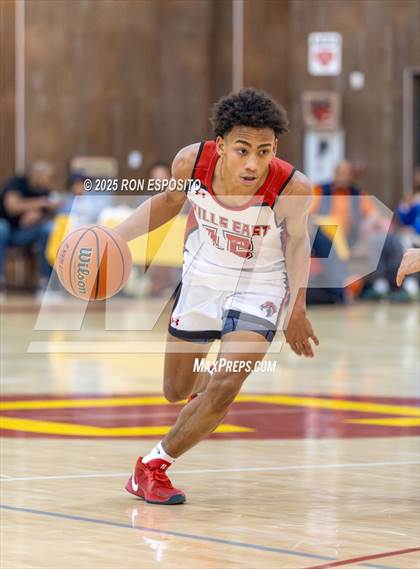 Thumbnail 2 in Half Hollow Hills East vs Eagle Academy (Gary Charles Hoops Classic)  photogallery.