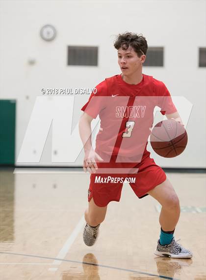 Thumbnail 1 in Smoky Hill vs. Valor Christian photogallery.