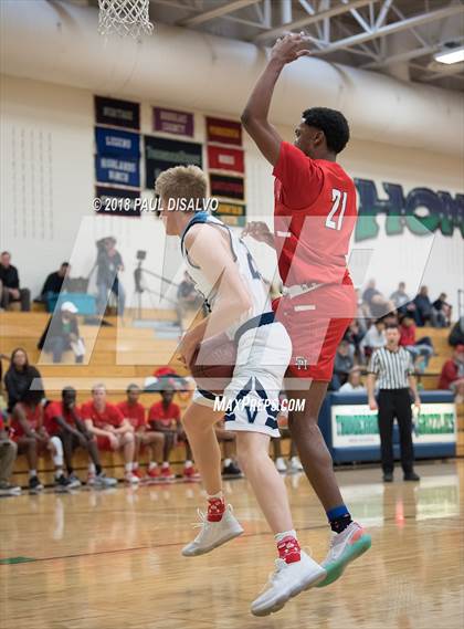 Thumbnail 1 in Smoky Hill vs. Valor Christian photogallery.
