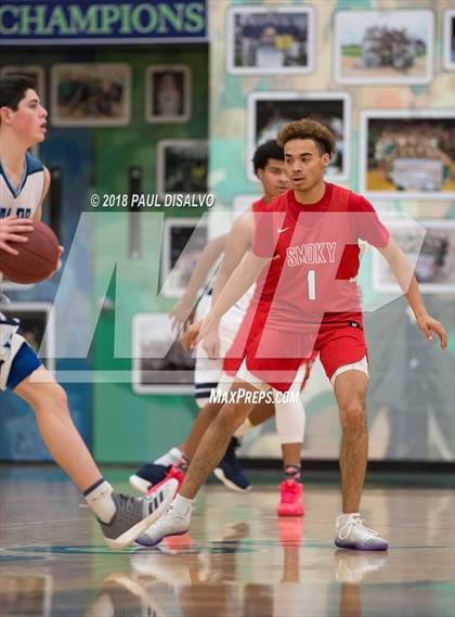 Thumbnail 2 in Smoky Hill vs. Valor Christian photogallery.