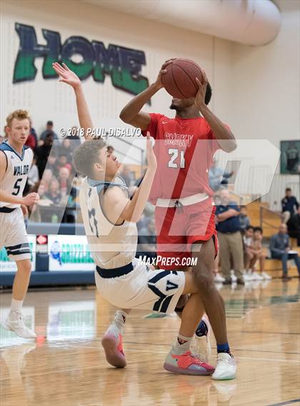 Thumbnail 2 in Smoky Hill vs. Valor Christian photogallery.