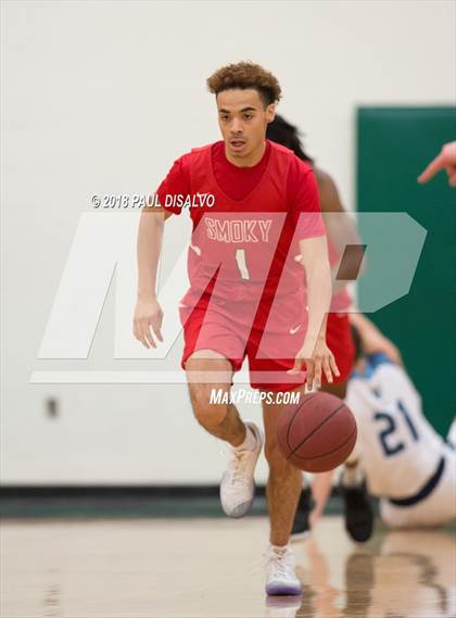 Thumbnail 3 in Smoky Hill vs. Valor Christian photogallery.