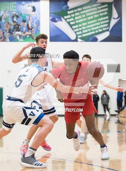 Thumbnail 1 in Smoky Hill vs. Valor Christian photogallery.