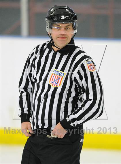 Thumbnail 2 in Darien @ Warde/Ludlowe photogallery.