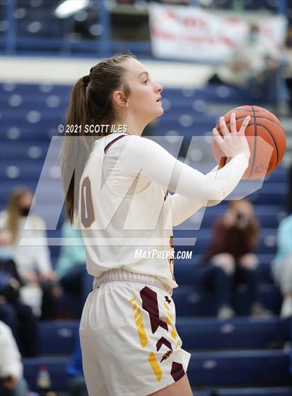 Thumbnail 2 in Peebles vs Berne Union (OHSAA D4 Regional Semifinal) photogallery.