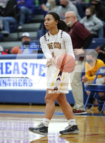 Thumbnail 2 in Peebles vs Berne Union (OHSAA D4 Regional Semifinal) photogallery.