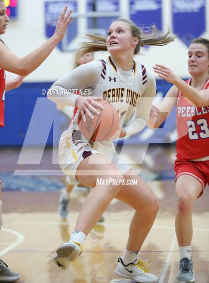 Thumbnail 3 in Peebles vs Berne Union (OHSAA D4 Regional Semifinal) photogallery.