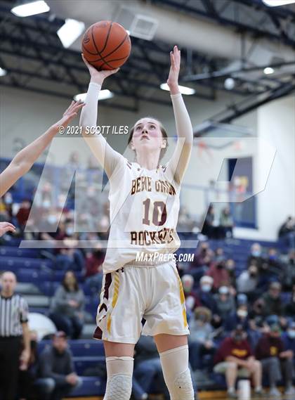 Thumbnail 3 in Peebles vs Berne Union (OHSAA D4 Regional Semifinal) photogallery.