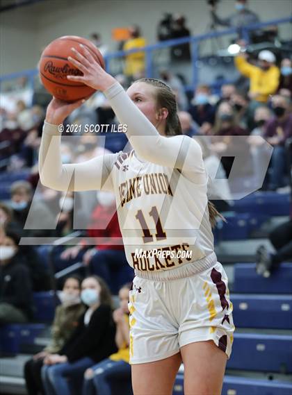 Thumbnail 3 in Peebles vs Berne Union (OHSAA D4 Regional Semifinal) photogallery.