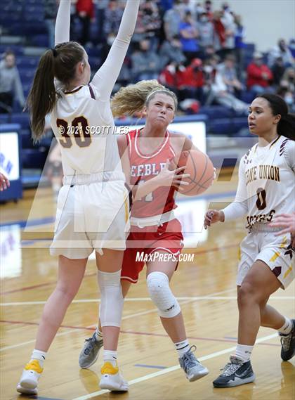 Thumbnail 3 in Peebles vs Berne Union (OHSAA D4 Regional Semifinal) photogallery.