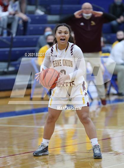 Thumbnail 2 in Peebles vs Berne Union (OHSAA D4 Regional Semifinal) photogallery.