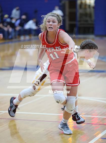 Thumbnail 3 in Peebles vs Berne Union (OHSAA D4 Regional Semifinal) photogallery.