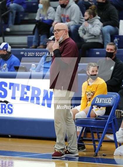 Thumbnail 2 in Peebles vs Berne Union (OHSAA D4 Regional Semifinal) photogallery.