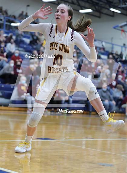 Thumbnail 3 in Peebles vs Berne Union (OHSAA D4 Regional Semifinal) photogallery.
