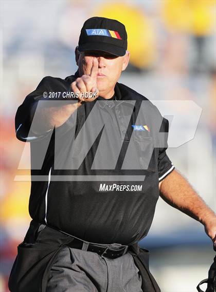 Thumbnail 3 in Nogales vs. Salpointe Catholic (AIA 4A Final) photogallery.